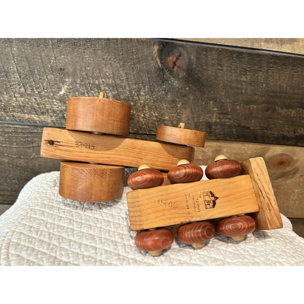 VINTAGE WOODEN‎ HANDCRAFTED  TOYSHANDMADE COLLECTABLE